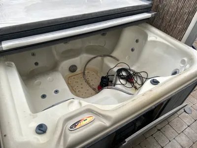 Outdoor jakuzzi, Becs