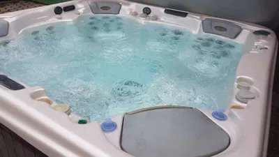 Wellis Everest Highline jakuzzi, takaroval