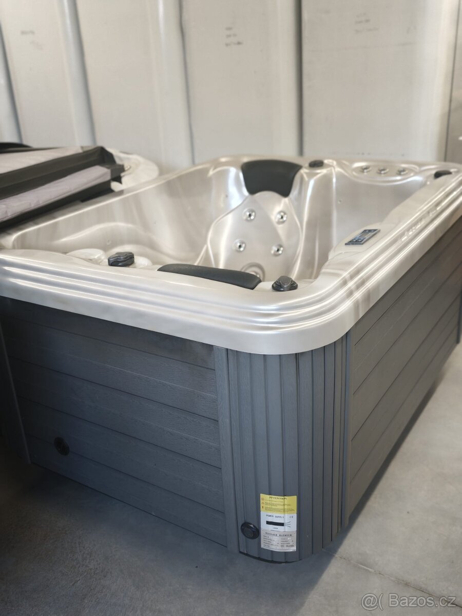 Generalüberholter Whirlpool mit Balboa-Steuerung