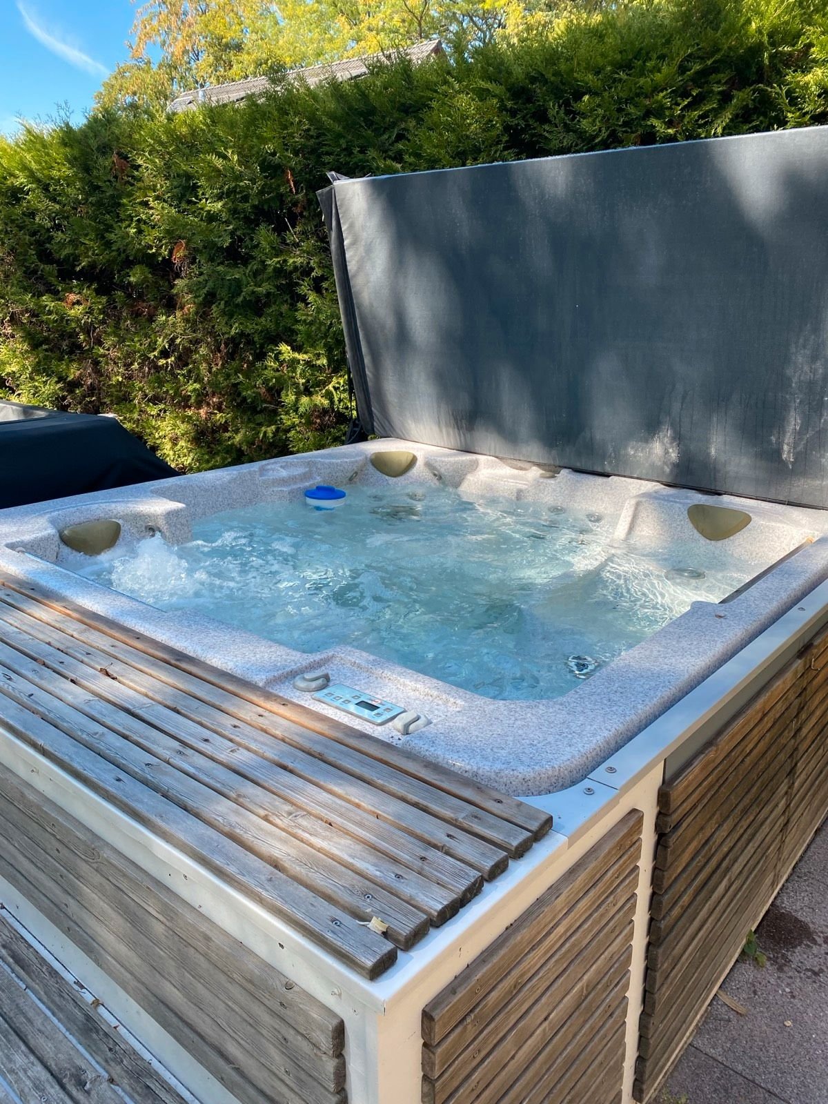 Jacuzzi de exterior Sunbelt Spas, totalmente funcional
