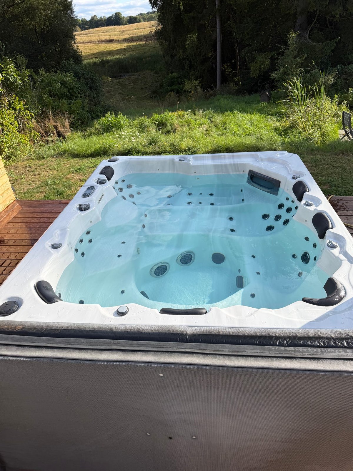 Denform King Size kültéri jakuzzi, 8 személyes