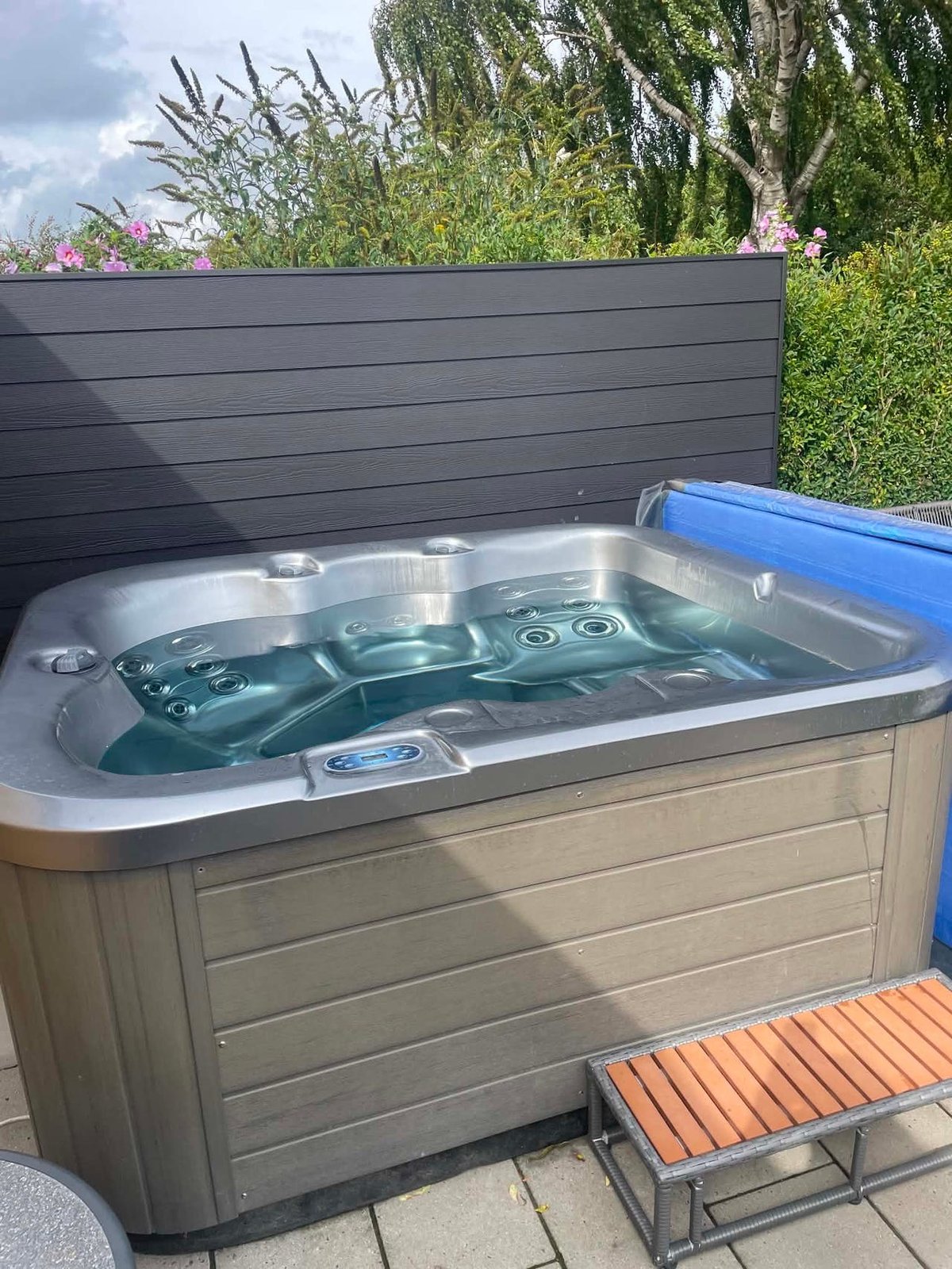 Bahamas kültéri jakuzzi Balboa vezérléssel
