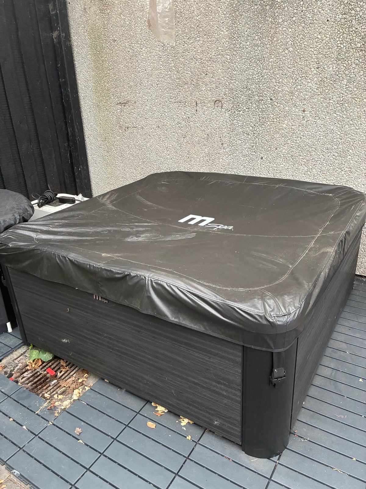 MSpa kültéri jakuzzi, 4 személyes, újszerű