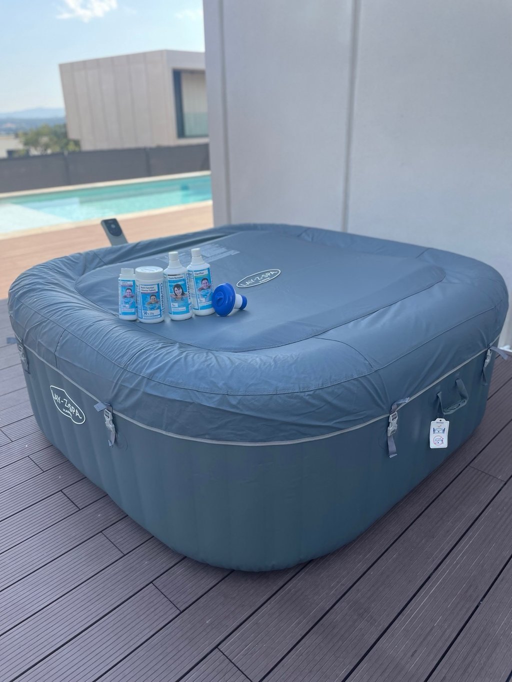 Lay-Z-Spa Hawaii dla 4-6 osób, z filtrami