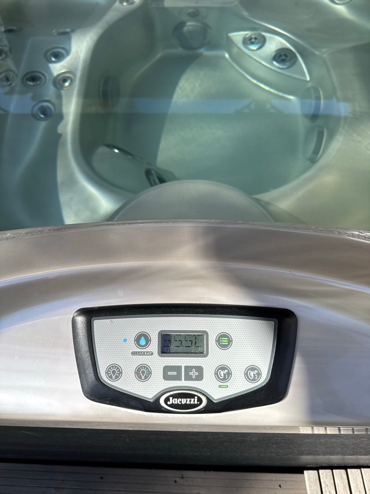 Jacuzzi J-335 kültéri jakuzzi, 2021