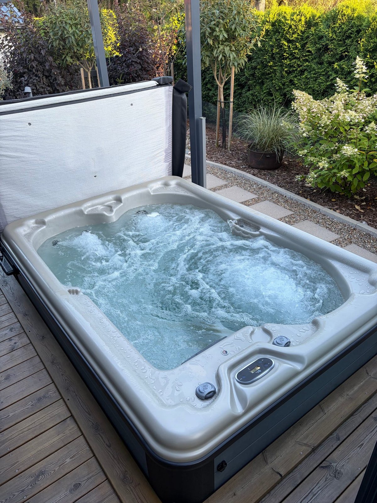 Viking Spas Aurora kis jakuzzi, 3 személyes