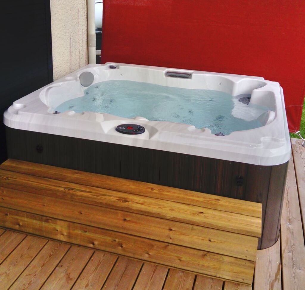 Jacuzzi J-215 masszazsmedence