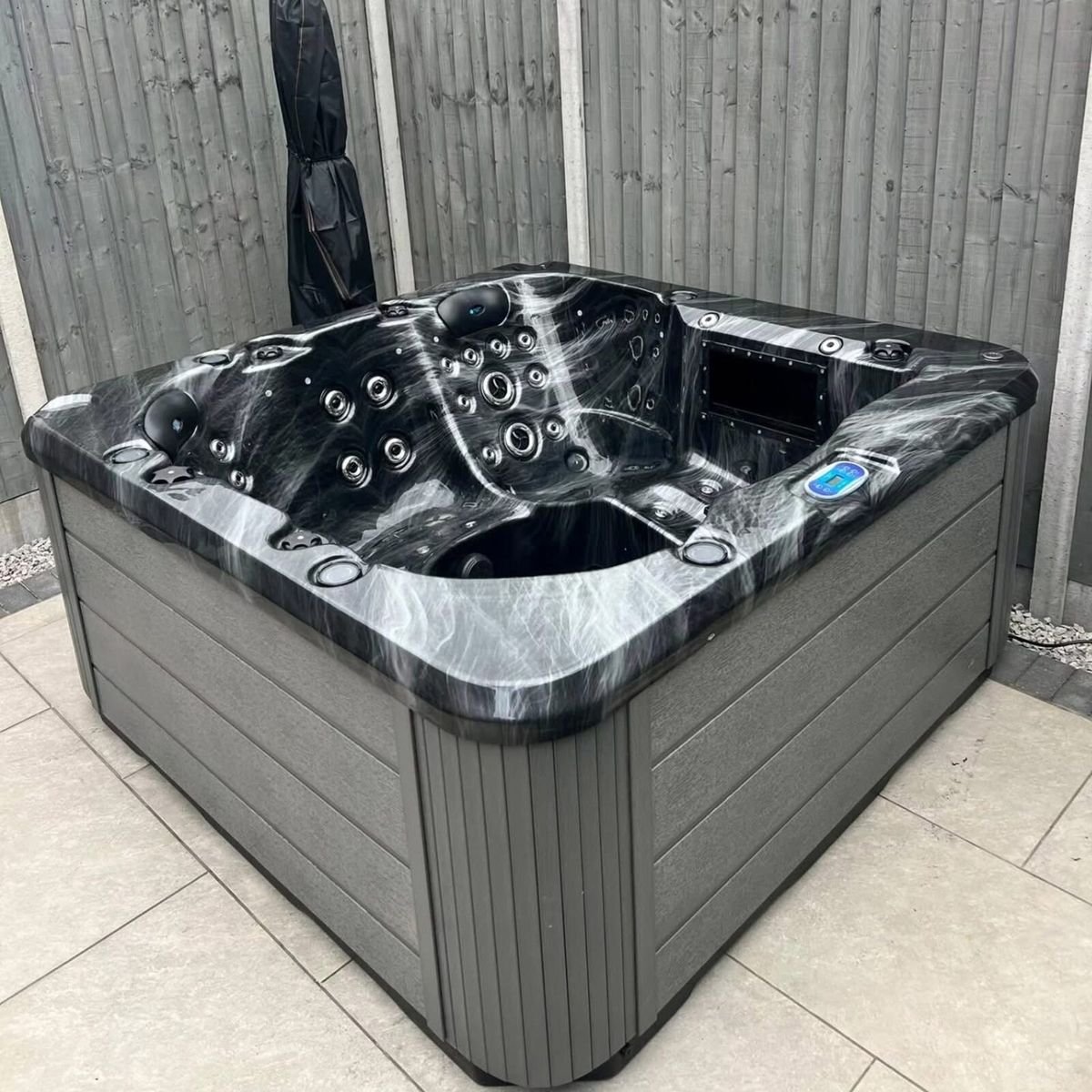 Új Vela Spa Refresh 6 jakuzzi, 67 fúvókával