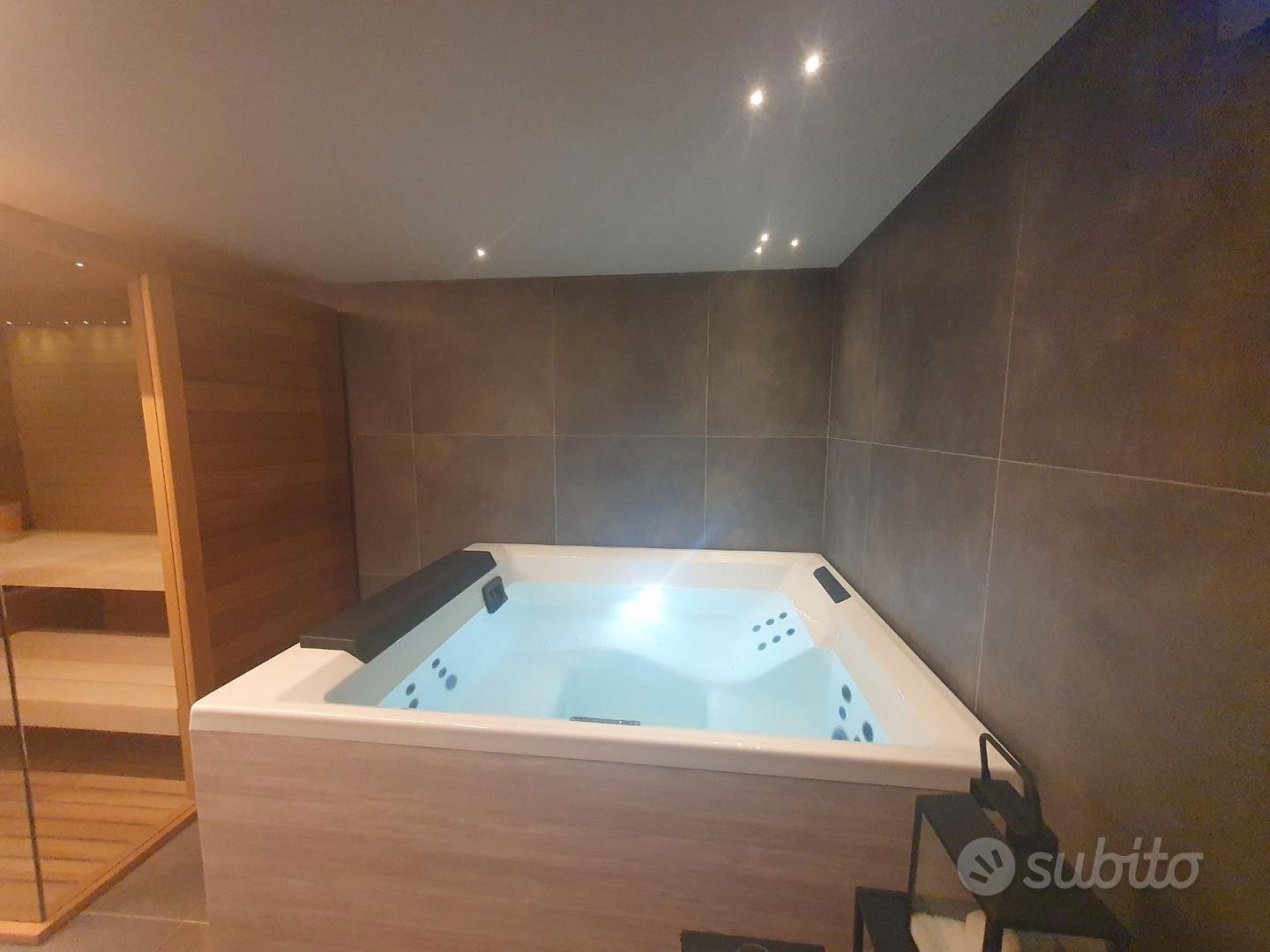 Novellini Divina L jakuzzi wifi modullal