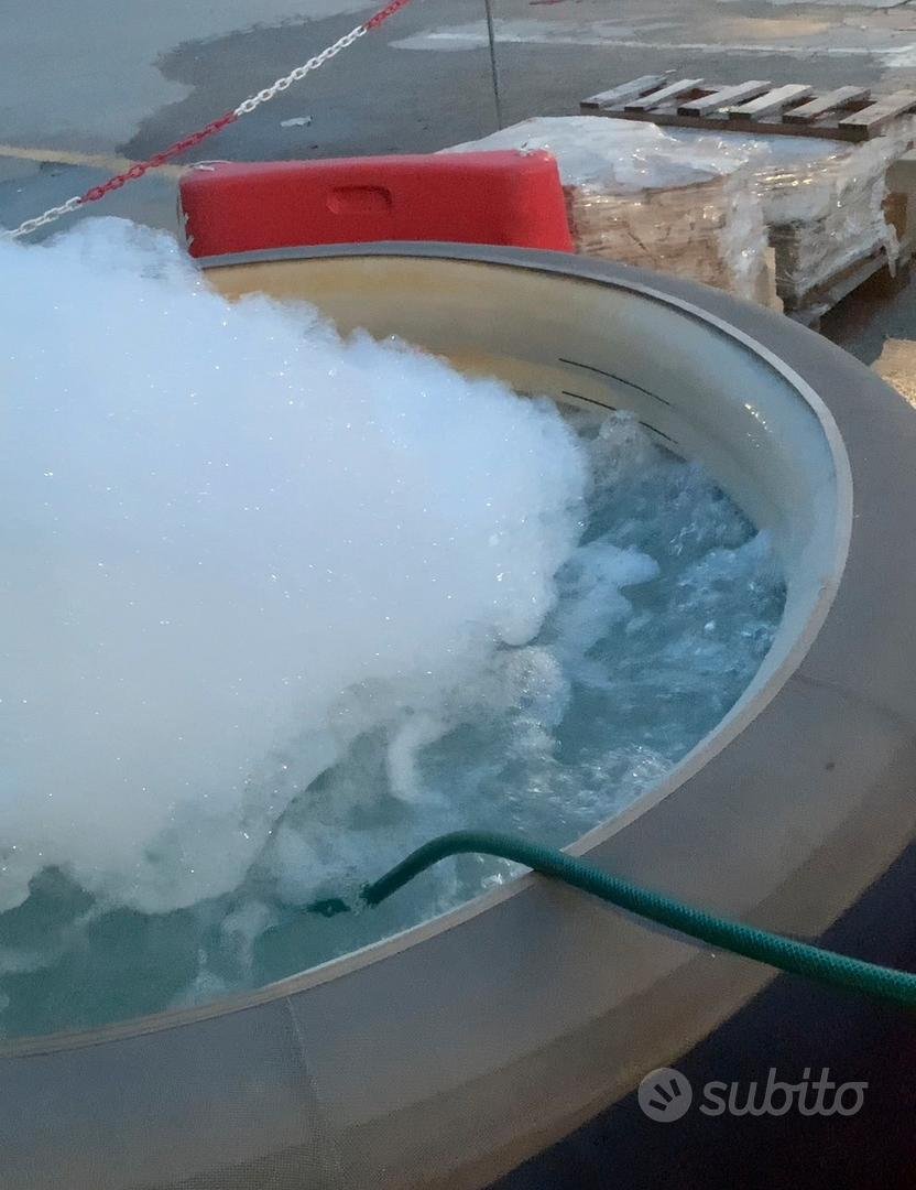 Jacuzzi de exterior usado con bomba