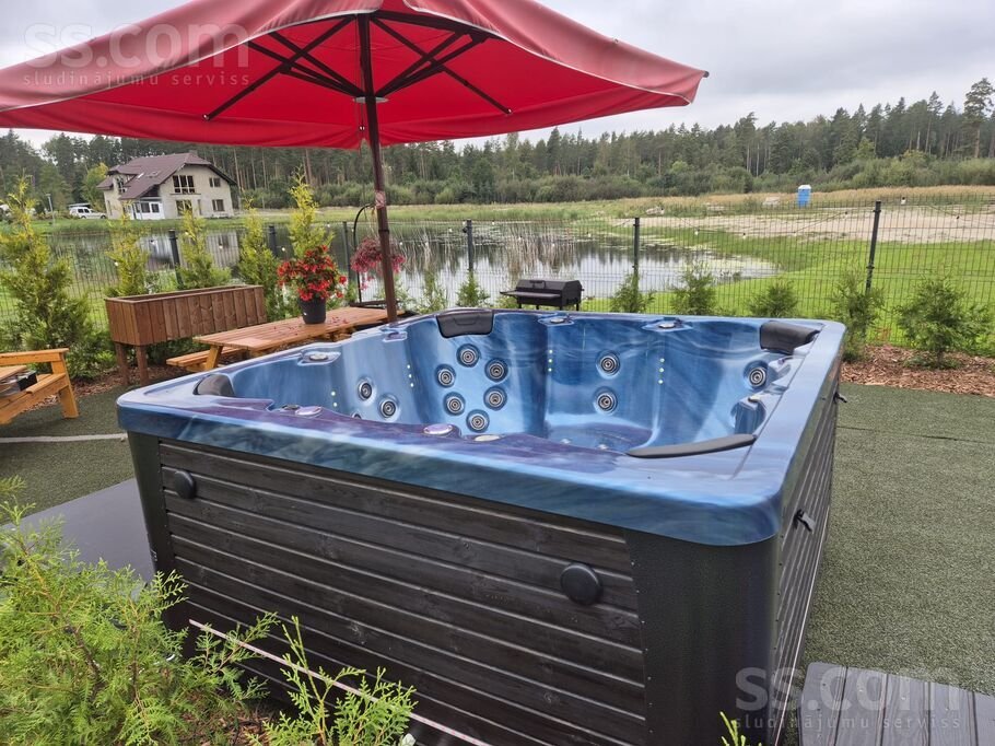 Queen Tub akril jakuzzi hőszivattyúval, 7 személyes