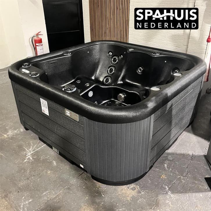 Passion Blackpool 6 szemelyes jakuzzi, fekete