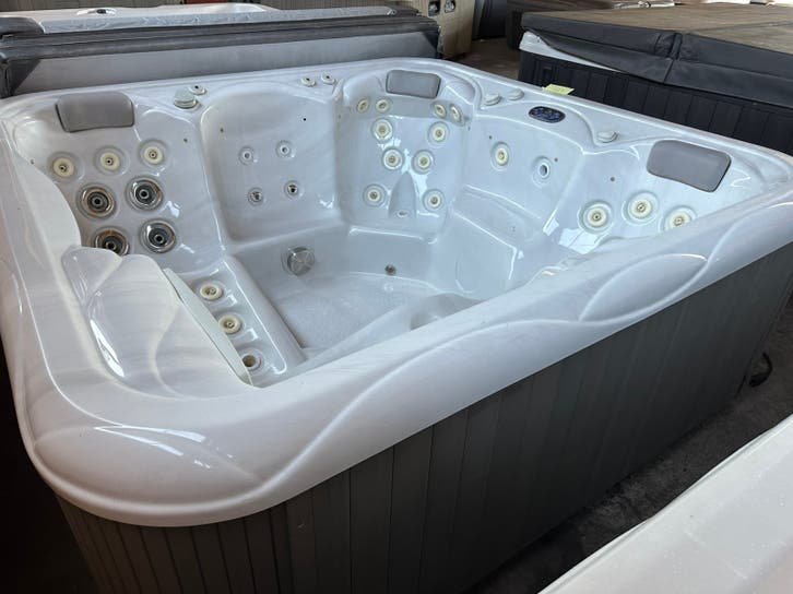 Wellis 5 szemelyes jakuzzi (beszamitasos)