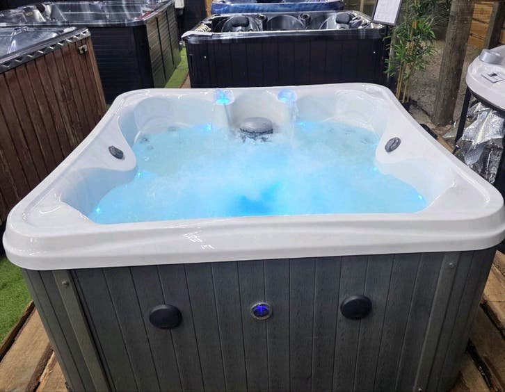 Kompakt Balboa jakuzzi, kis meret