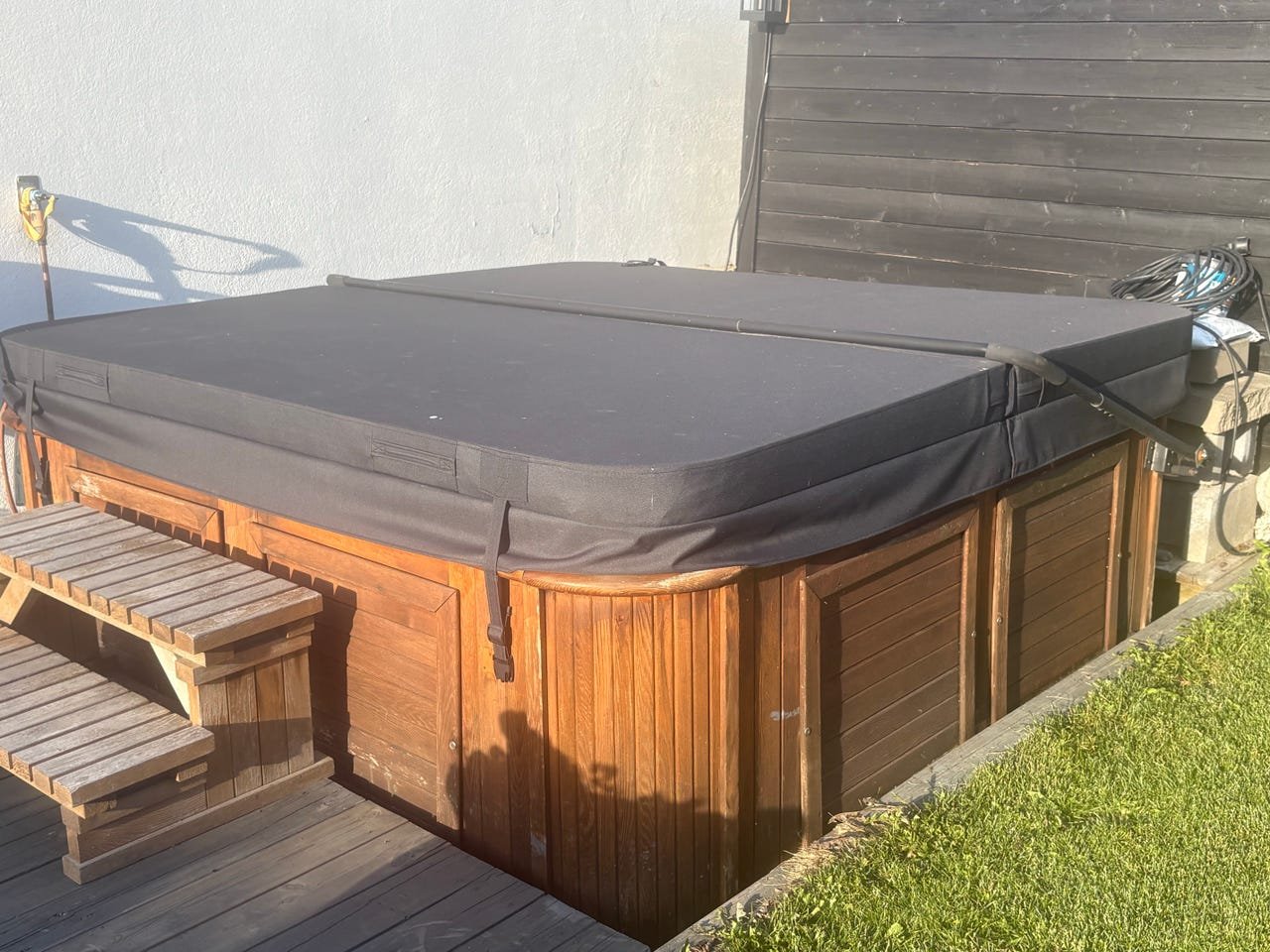 Arctic Spas Tundra suolavesiporeallas