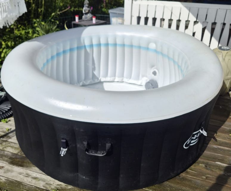 Lay-Z-Spa Miami felfújható jakuzzi