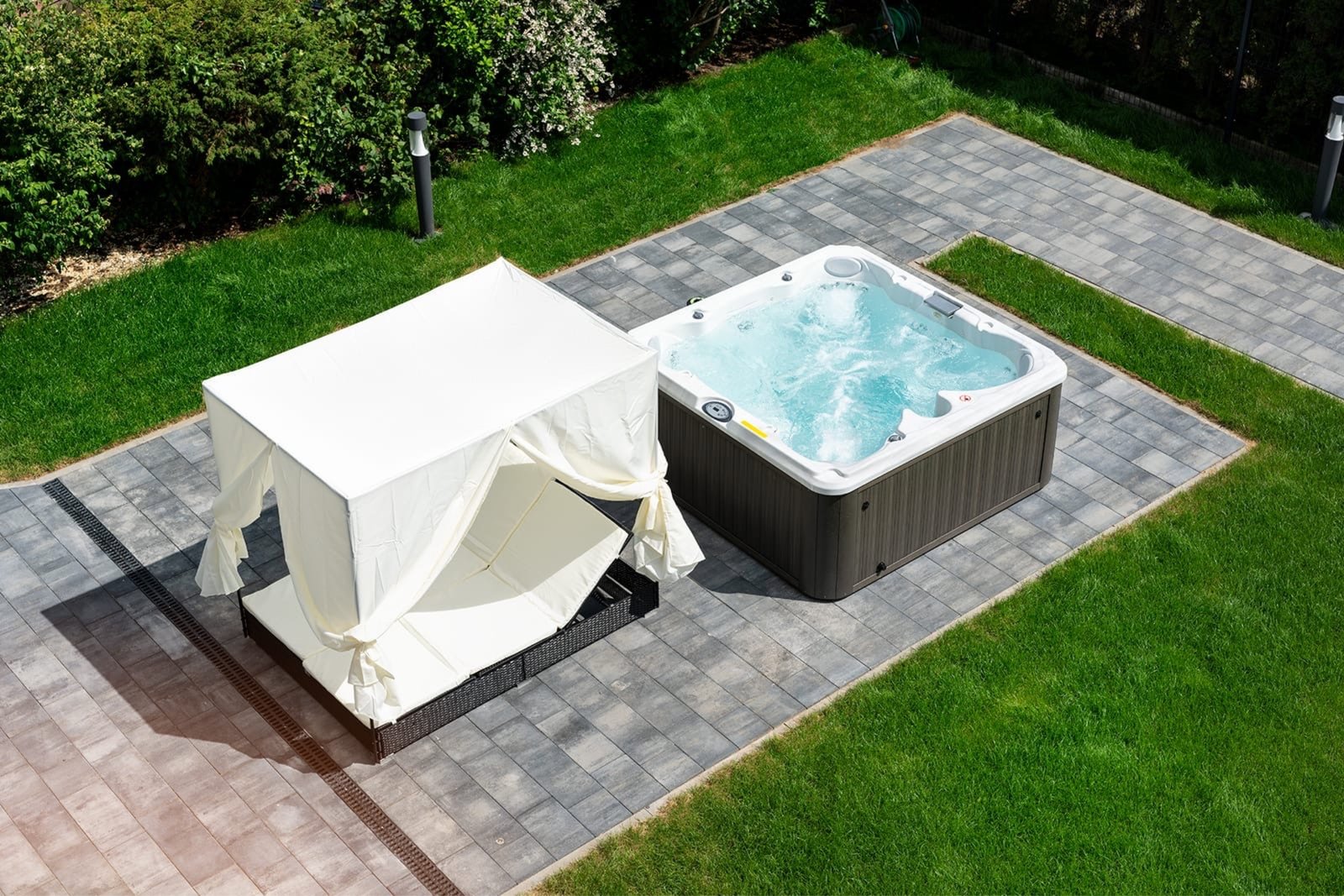 Jacuzzi J-245 kerti spa, 6-7 személyes
