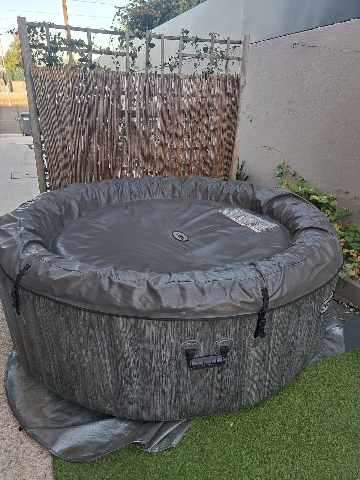 Intex felfújható jakuzzi, keveset használt