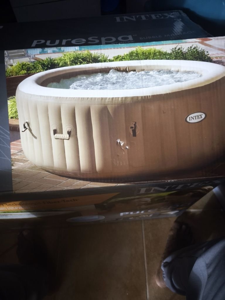 Dmuchane jacuzzi Intex PureSpa z uszkodzonym silnikiem