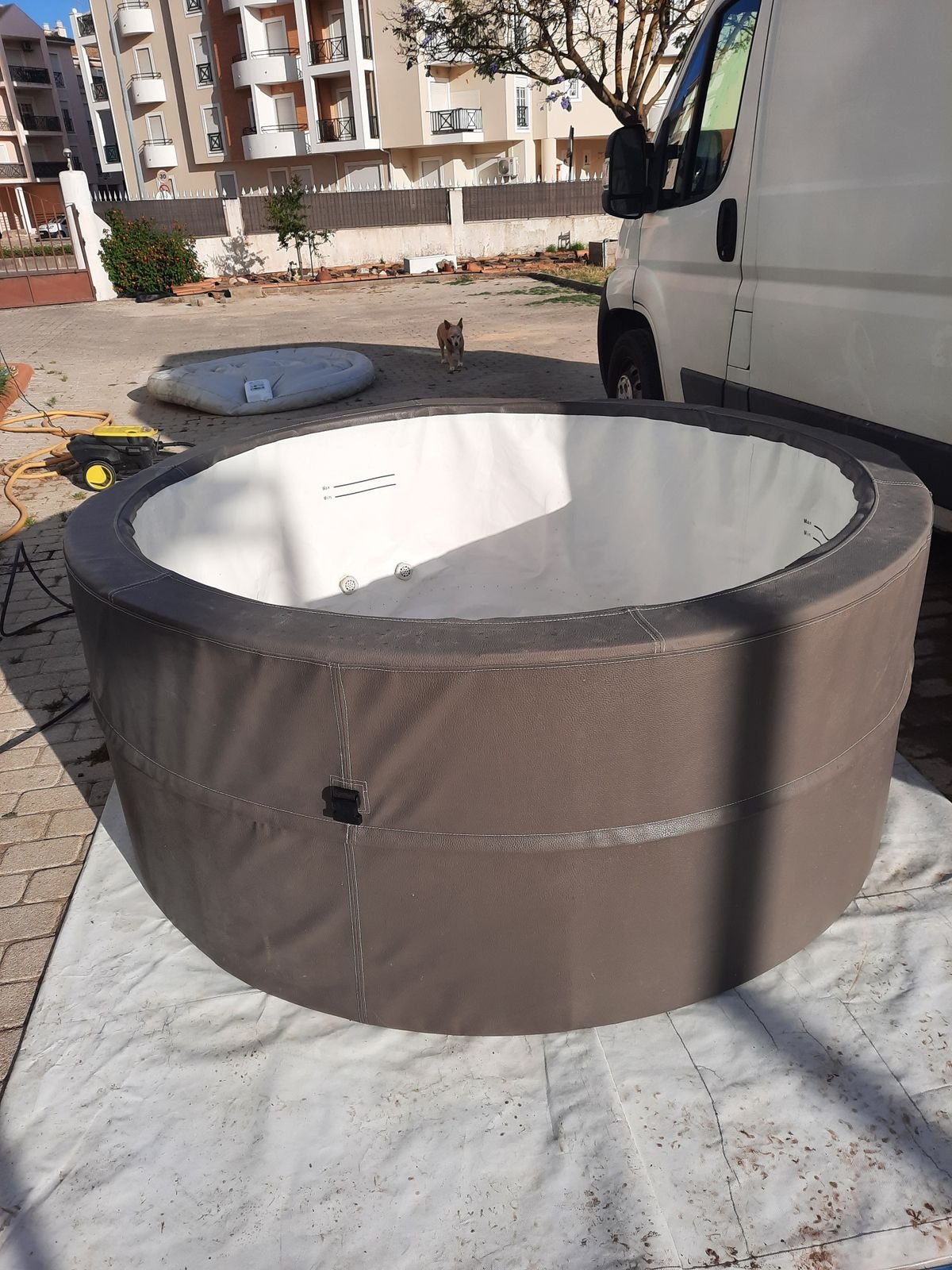 NetSpa Vita Premium félmerev jakuzzi, motor nélkül