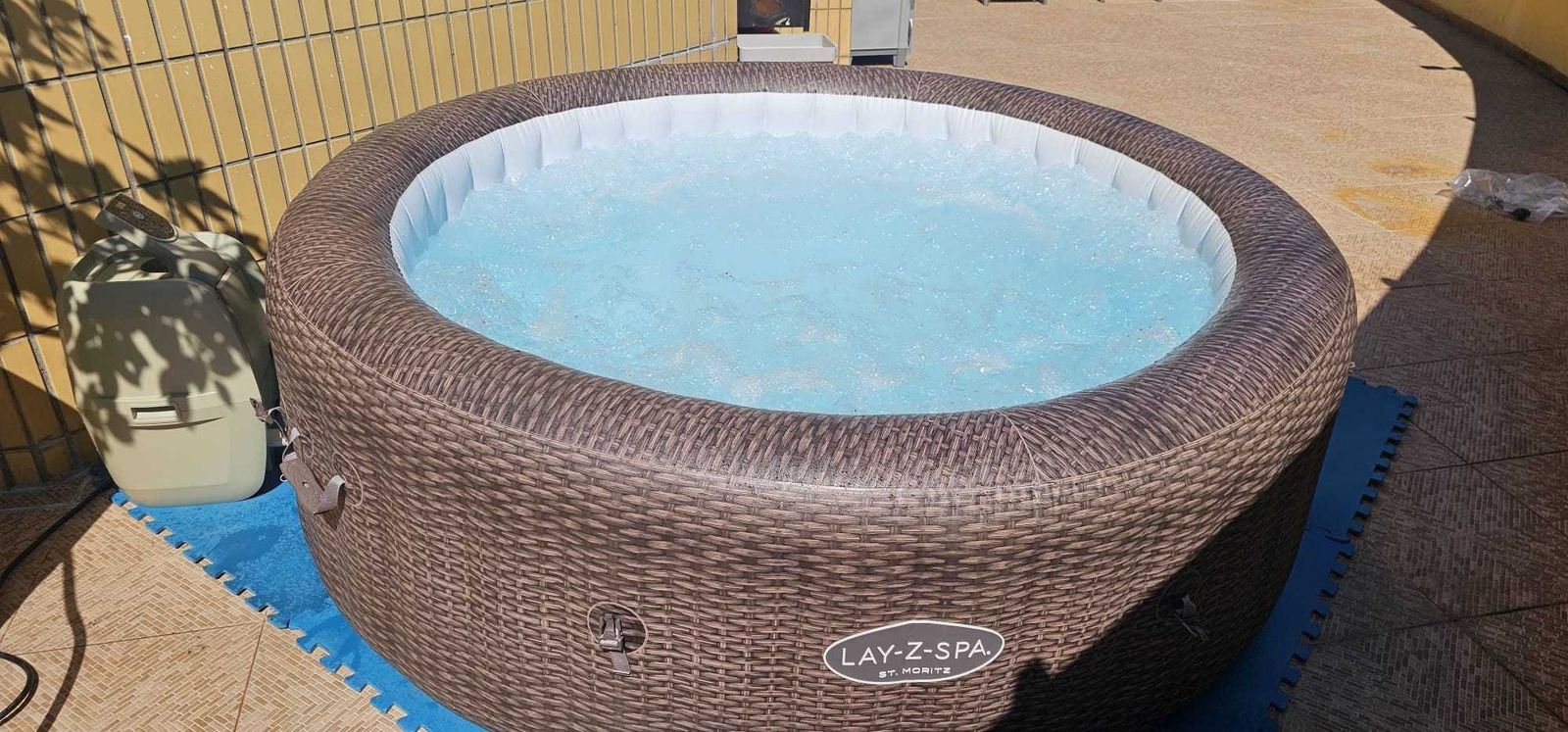 Lay-Z-Spa St. Moritz, 6 személyes, újszerű