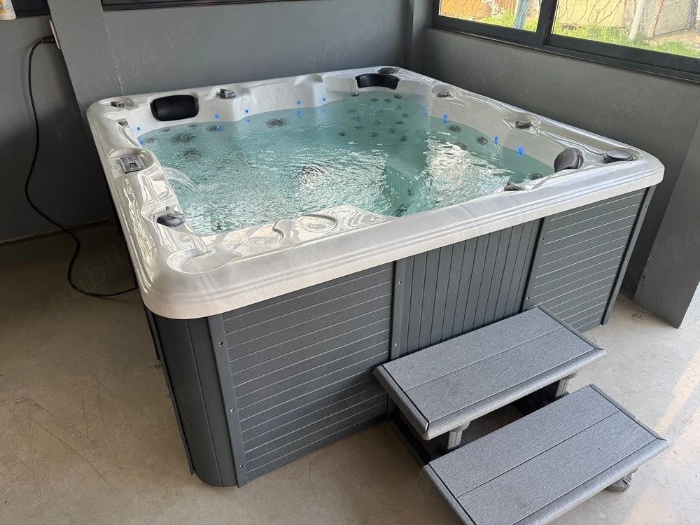 6 személyes kültéri jakuzzi, kiváló állapotban