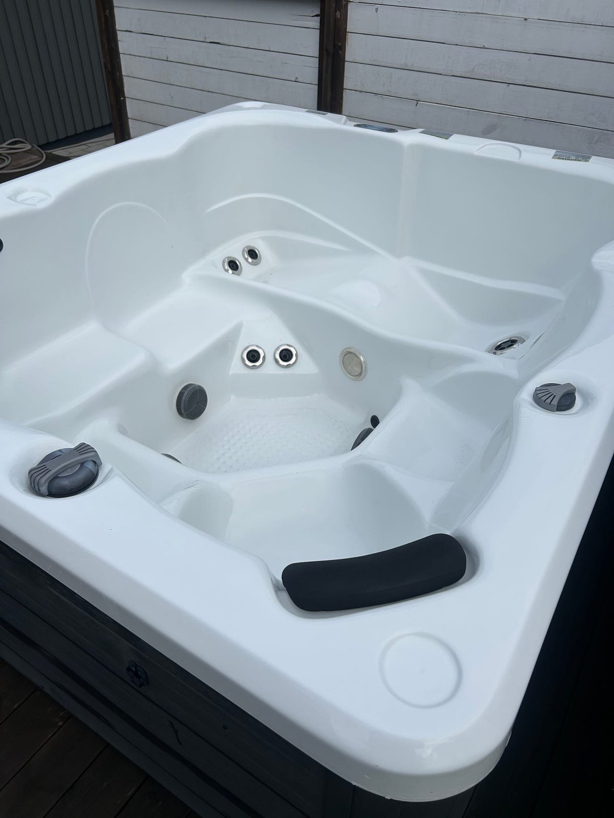 Viva Spa Idun jakuzzi, új vezérlőpanelre vár