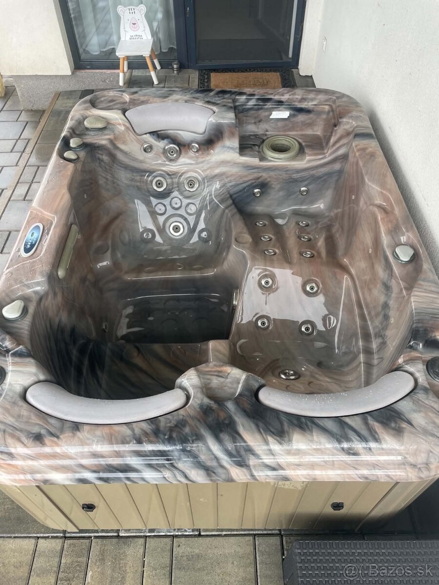 Wellis Hungary Bliss jakuzzi
