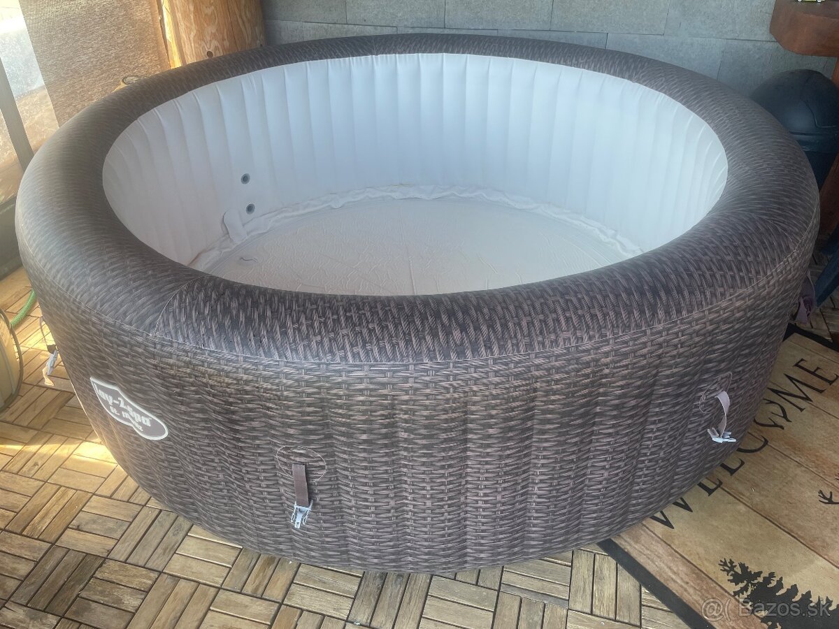 Parduodamas SPA baseinas (Prešovas)